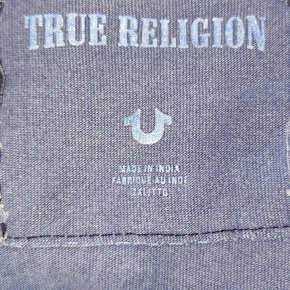 True Religion Blue Ombre tropical curved hem t-shirt in a men's 2XL.